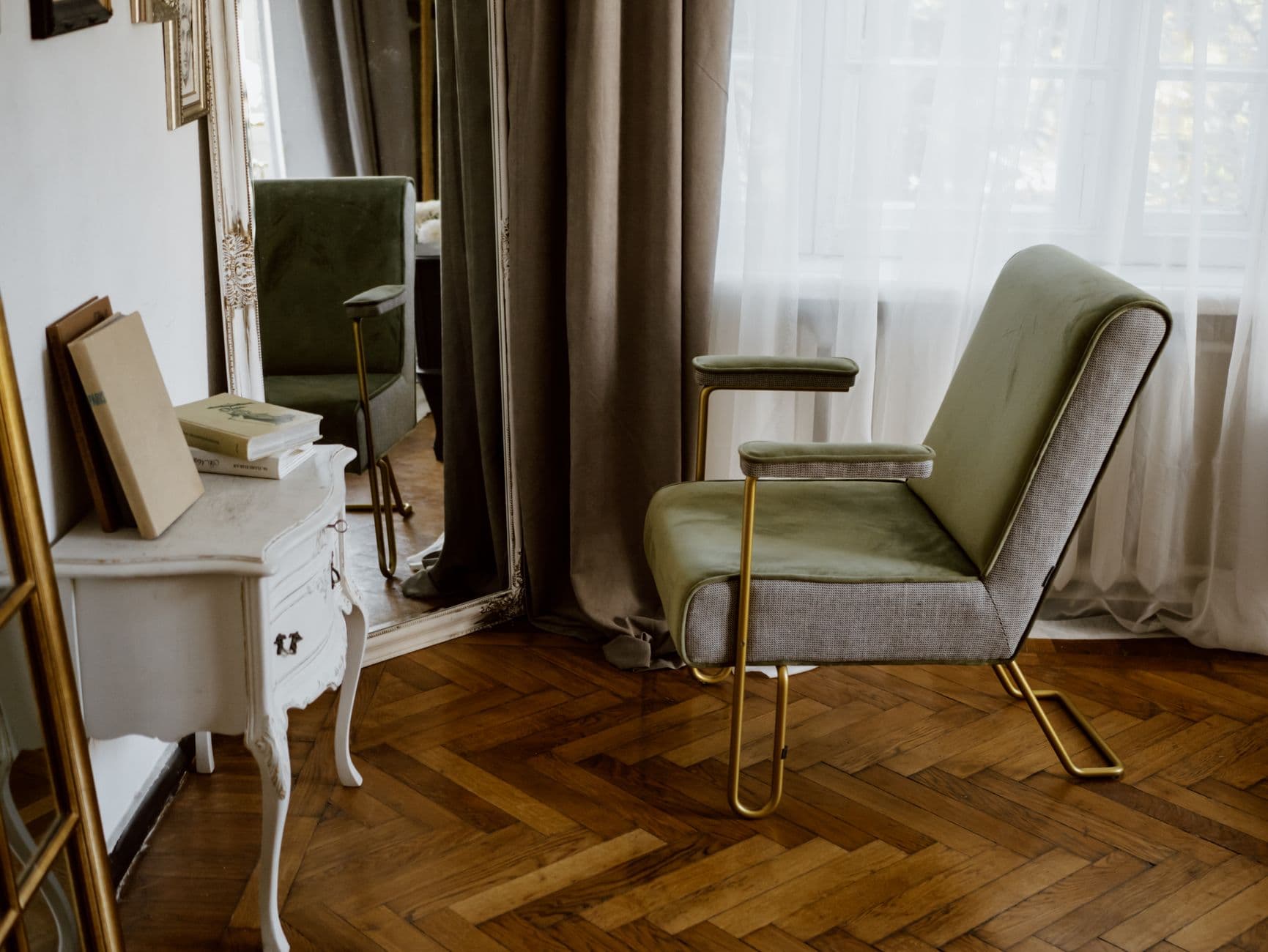 Immeubles parisiens hausmanniens avec balcons, quartier central Paris location courte duree 2026